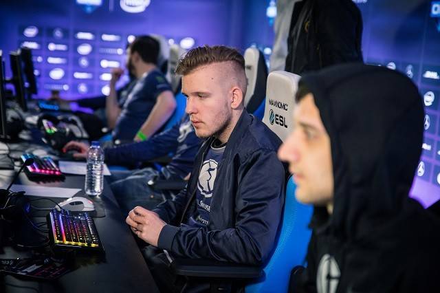 三是以数据 三是以数据